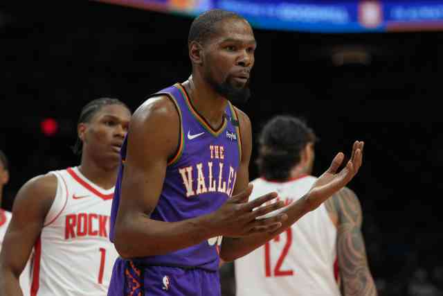 Kevin Durant Takes to Social Media to Respond to Scorer Argument