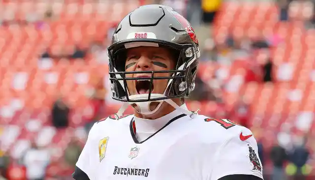Brady breaks NFL record with 44th comeback win, Verlander signs with Mets