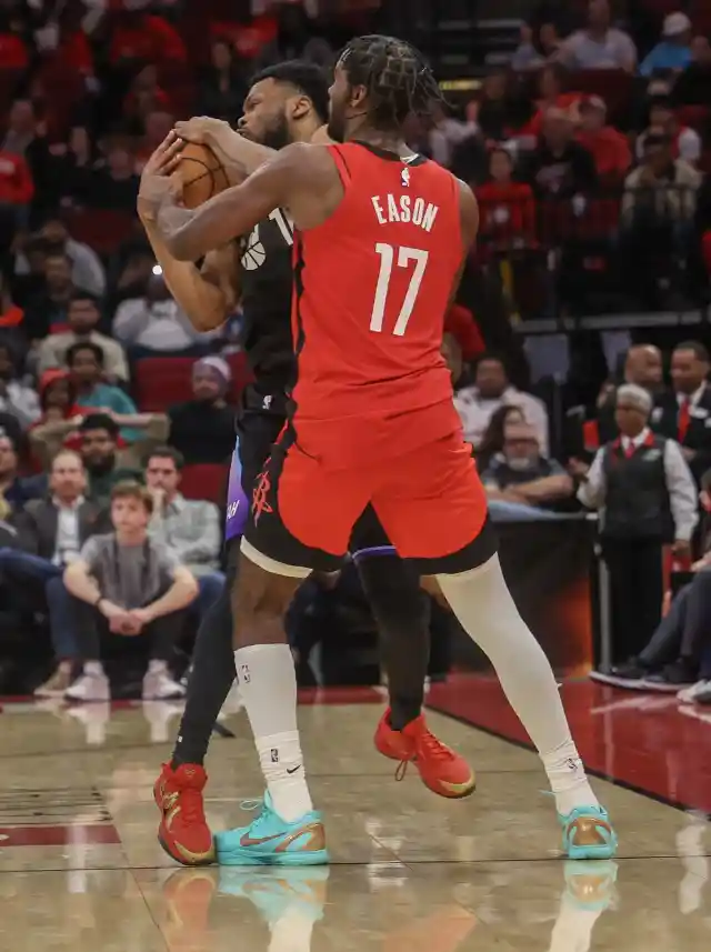 Tari Eason Apologizes to Opponent After Causing ACL Injury