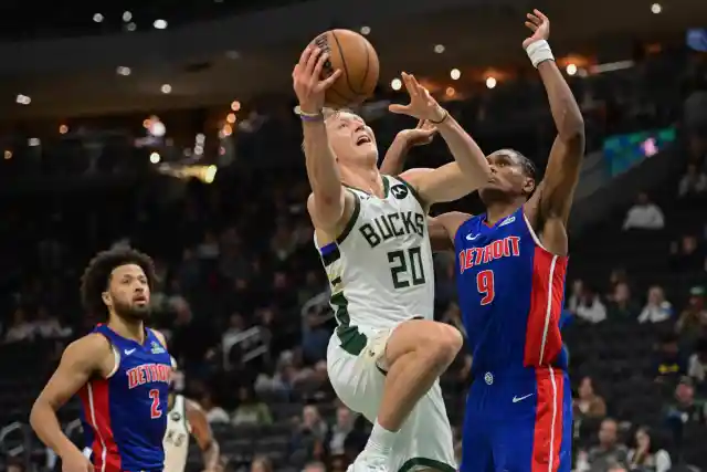 Milwaukee Bucks Lock In Sharp Shooter On A Long-Term Extension