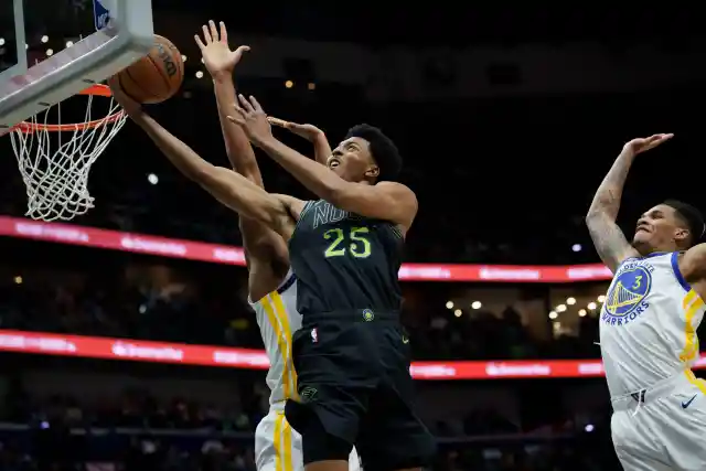 Warriors Still Interested in This Elite Forward Despite His Questionable Availability