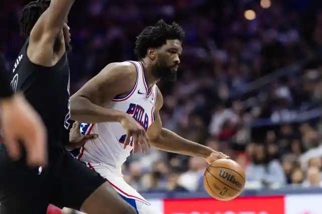 Sixers Post Photo of a Slimmer Joel Embiid Working Out