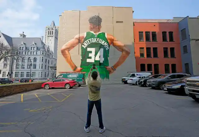 Zach Lowe Gives The Latest Update On The Giannis Antetokounmpo Sweepstakes