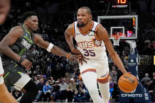 Houston Rockets Hesitant To Hand Kevin Durant Massive Extension Before 2025/26