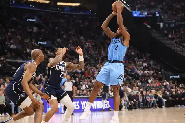 Kawhi's Uncle Dennis Reportedly Had Ridiculous Requests For Him To Sign With Lakers