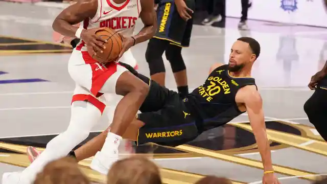 Stephen Curry Injured in Warriors' Disappointing Loss to Houston Rockets
