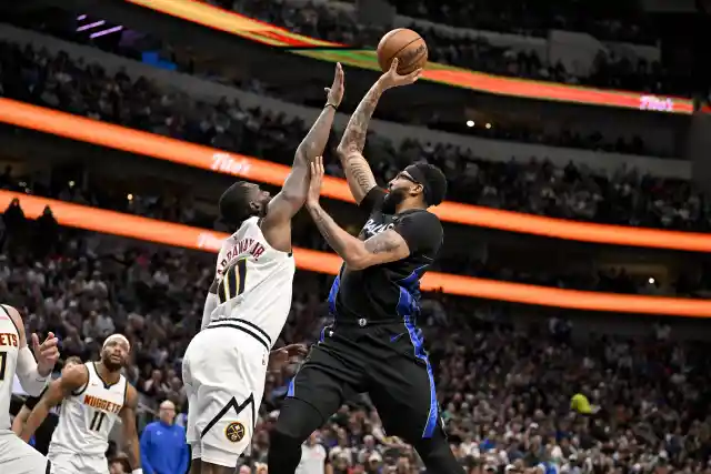 Mavericks Predicted to Hold Onto Anthony Davis Past Trade Deadline