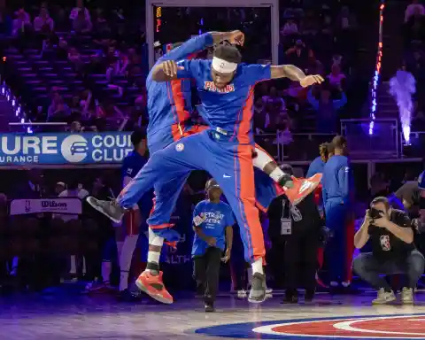 JB Bickerstaff Defends Team After Fight With Hornets