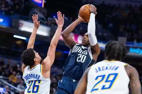 Dallas Letting Champion Forward Decide Fate With Team