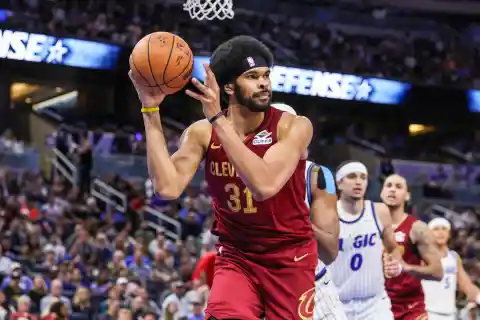 Cavaliers Discussing Trade Possibilities Over Star Big Man