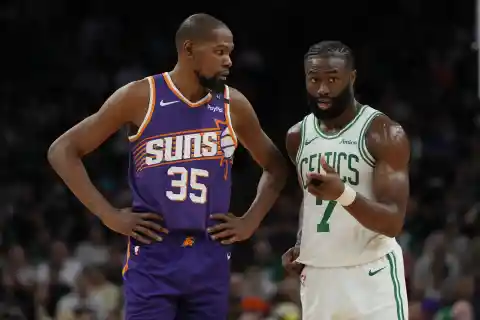 Kevin Durant and Rockets Reporteldy Not Close on an Extension