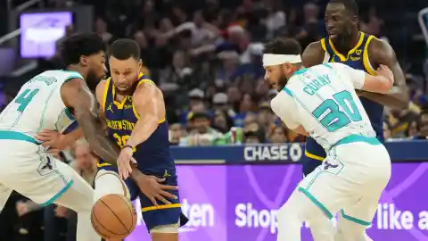 Warriors Sign Stephen Curry's Brother, Seth Curry to a Training Camp Deal