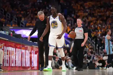 Steve Kerr Explains Why He Has Been Benching Draymond Late in Games
