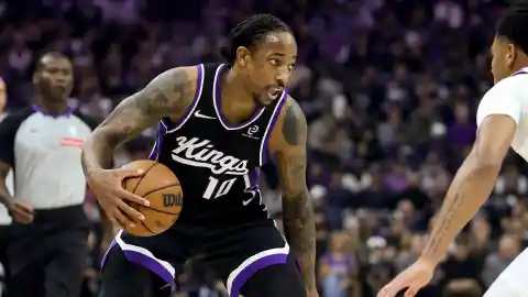 Clippers Land Another Washed-Up Veteran Scorer in This Wild Trade Idea