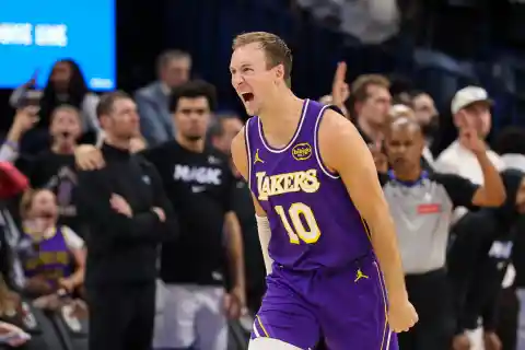 A LeBron James Non-Call Gets Overshadowed By A Luke Kennard Game-Winner