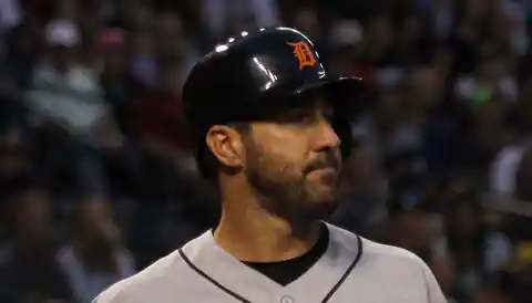 Verlander Wins 3rd Cy Young Award, Eagles Sign 2x Pro Bowler Joseph