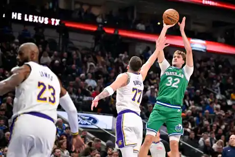 'I Knew He Would Be Special': LeBron James Has Major Praise For Star Rookie Cooper Flagg