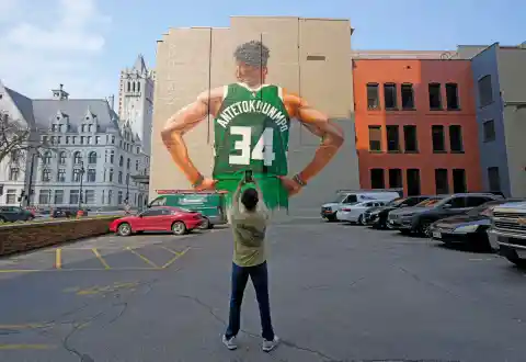 Zach Lowe Gives The Latest Update On The Giannis Antetokounmpo Sweepstakes