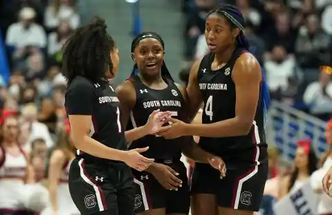 Raven Johnson Has Ties To Both Caitlin Clark And Aliyah Boston. Now, She'll Team Up With Both In Indiana