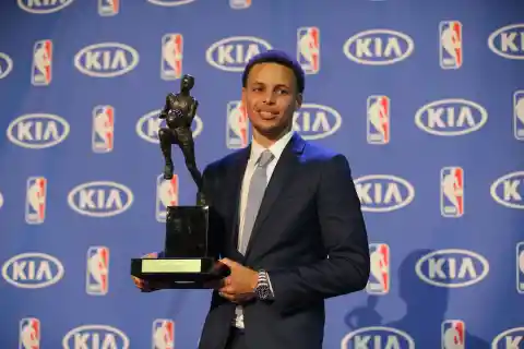 Steph Curry Shares Special Moment With Starstruck Warriors Rookies