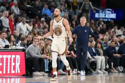 Hall of Fame Point Guard Praises Stephen Curry for All That He Does