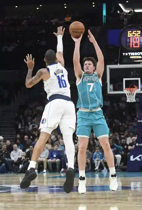 NBA Rookie Thinks This Stephen Curry Record is Unbeatable