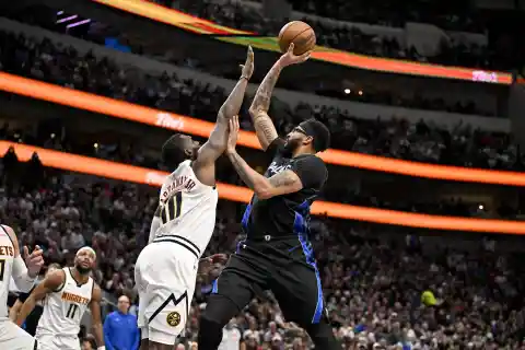Mavericks Predicted to Hold Onto Anthony Davis Past Trade Deadline