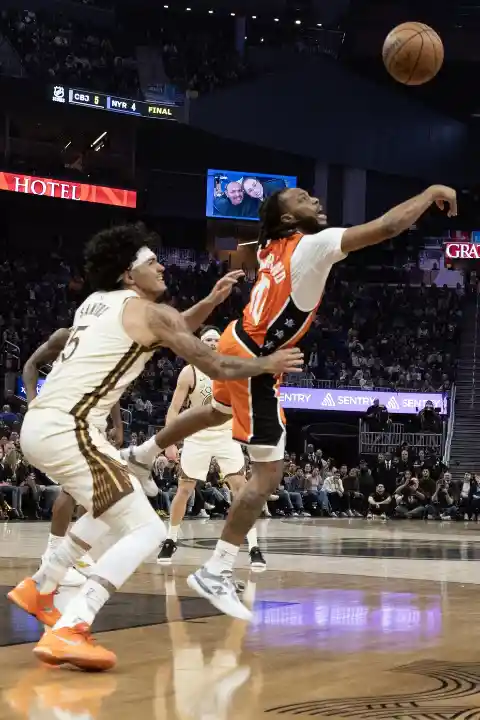 Ty Lue Explains Reasoning Behind Bringing Star Guard Off the Bench