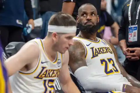 LeBron James Reportedly Uncertain About His Future Beyond 2025/26