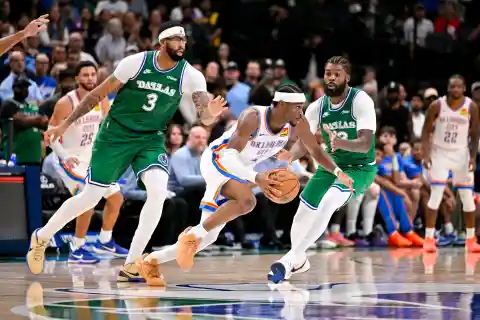 Anthony Davis Set To Miss More Time With Brutal Injury