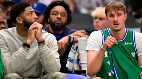 NBA Insider Maps Out the Reasons Mavericks Should Trade Anthony Davis