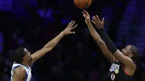 Warriors Face Disastrous Loss in Final Seconds of Philly Game