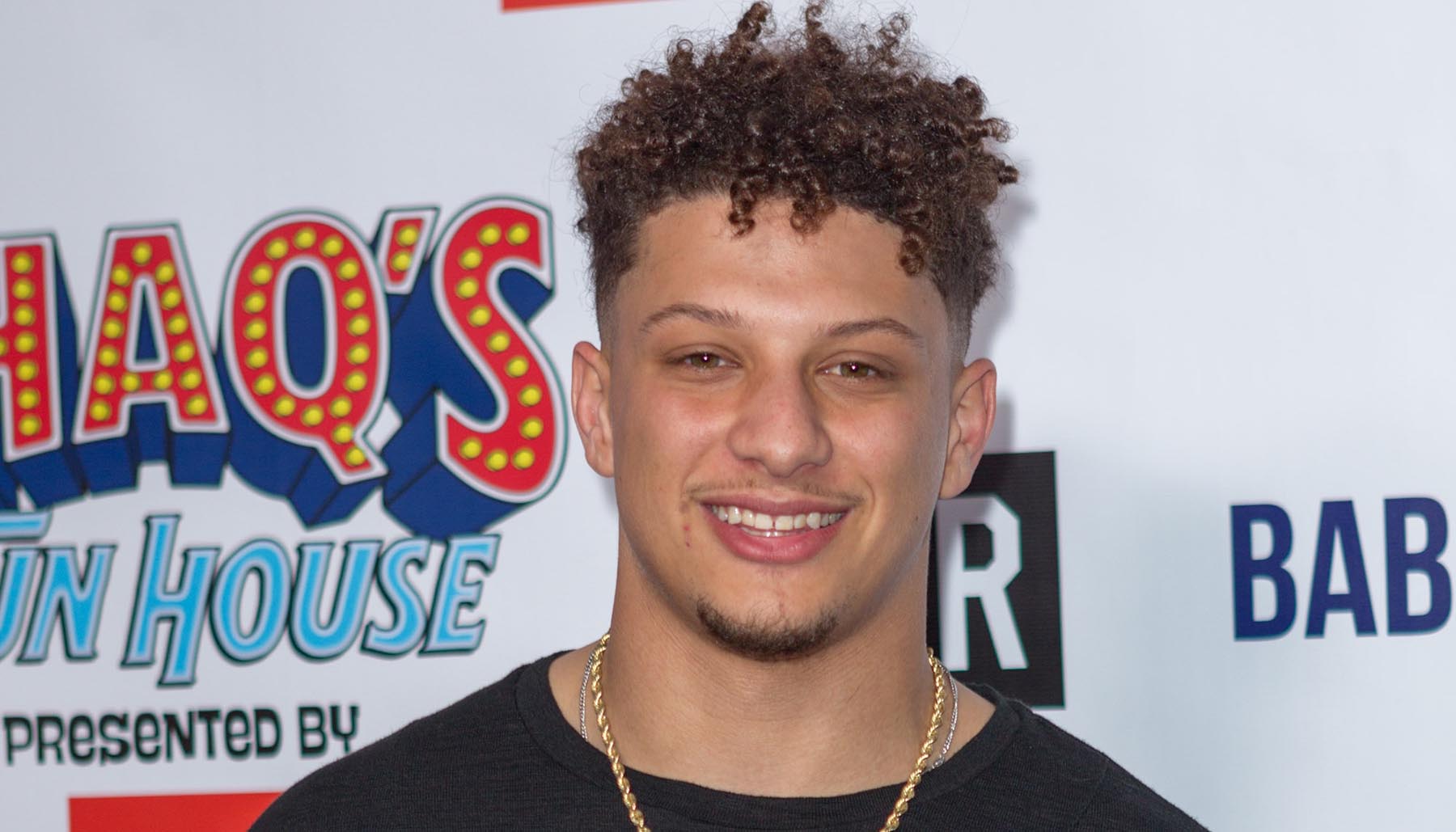 14-Year-Old Getting Football Offers, 2 Football Stars Die, and Mahomes News