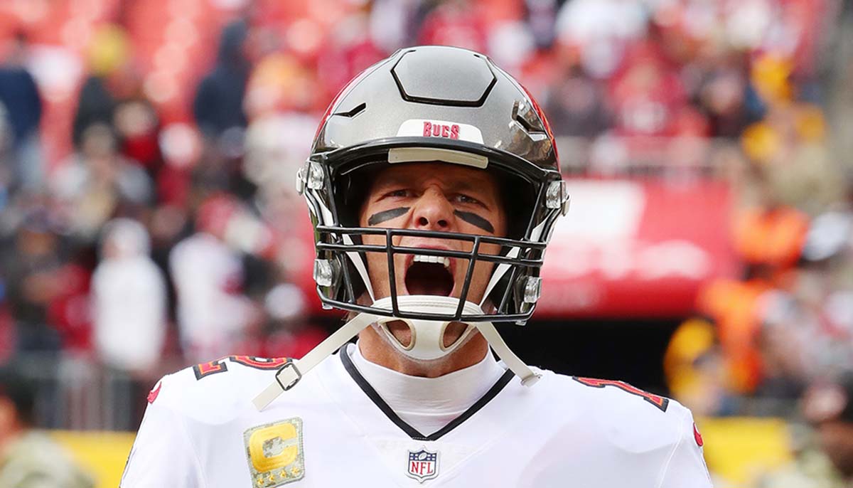 Brady Has Meltdown on Offensive Line, UT Asks Fans To Replace Goalposts
