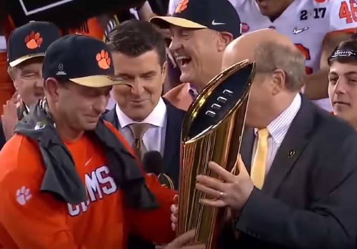 #2: Clemson Defeats Alabama With Last-Second Touchdown Pass